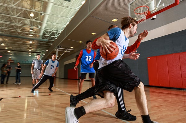 Basketball (5v5)  Campus Recreation  University of Illinois Chicago